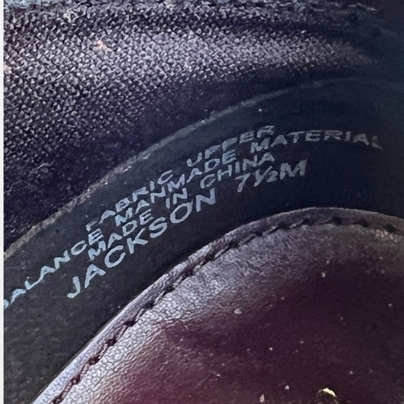 🌻NEW Violet & Red "Jackson" Burgundy Lazer Cut Topline Ankle Boots Size 7.5 - Picture 7 of 10